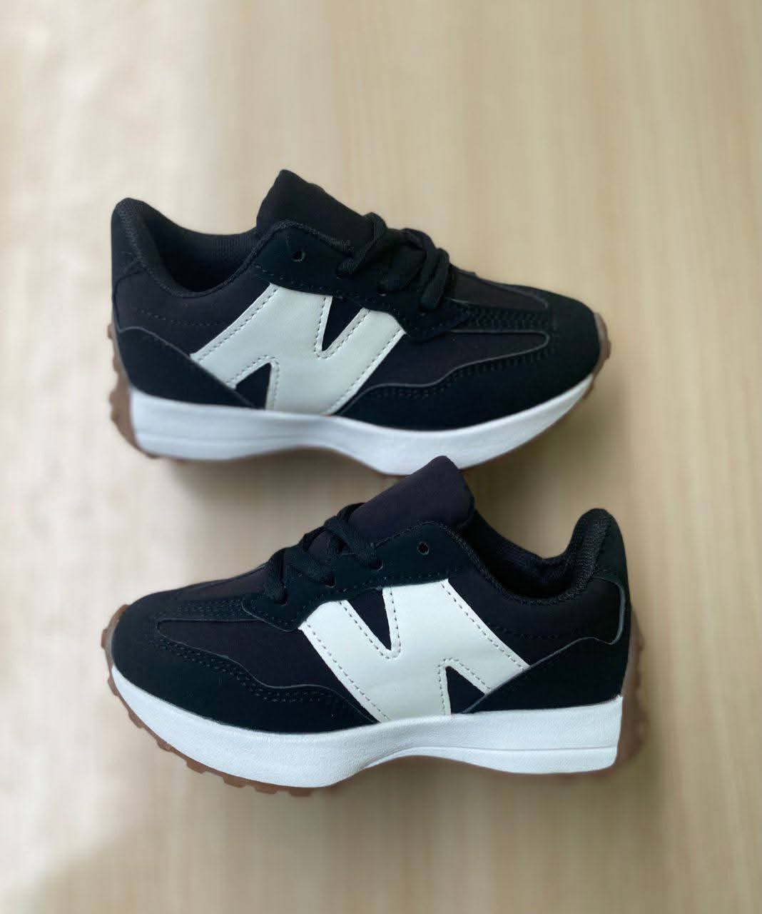 Men’s sneaker shoes