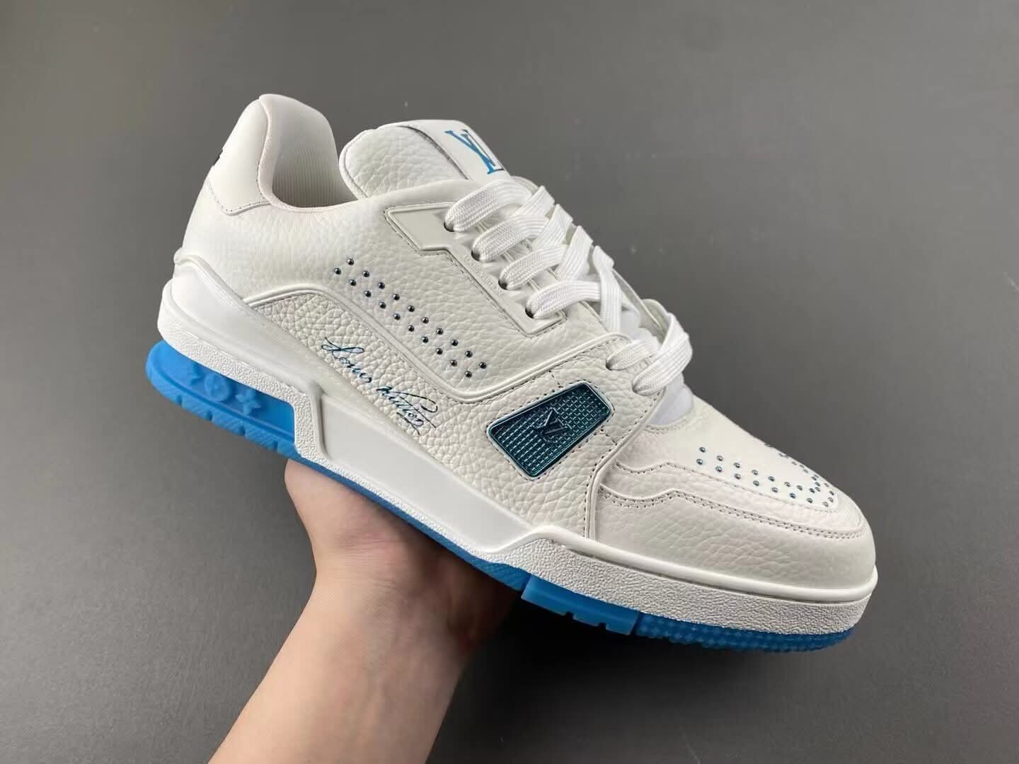 Men’s sneaker shoes