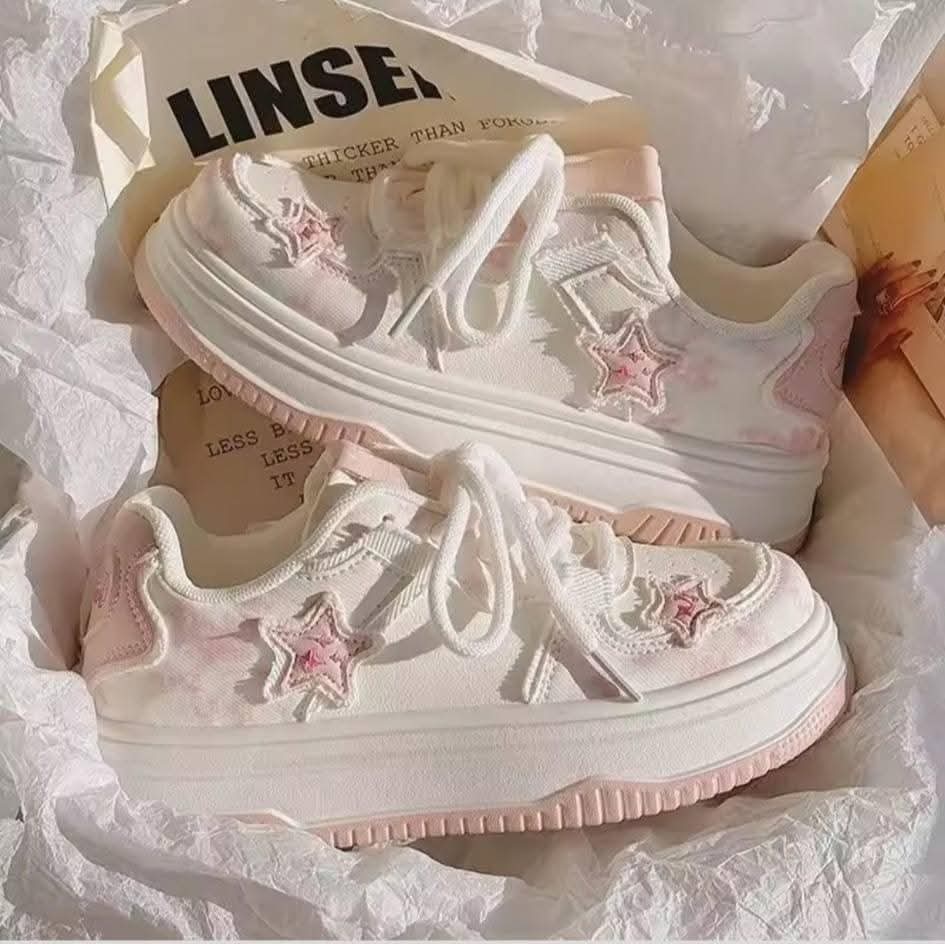 Women sneaker shoes