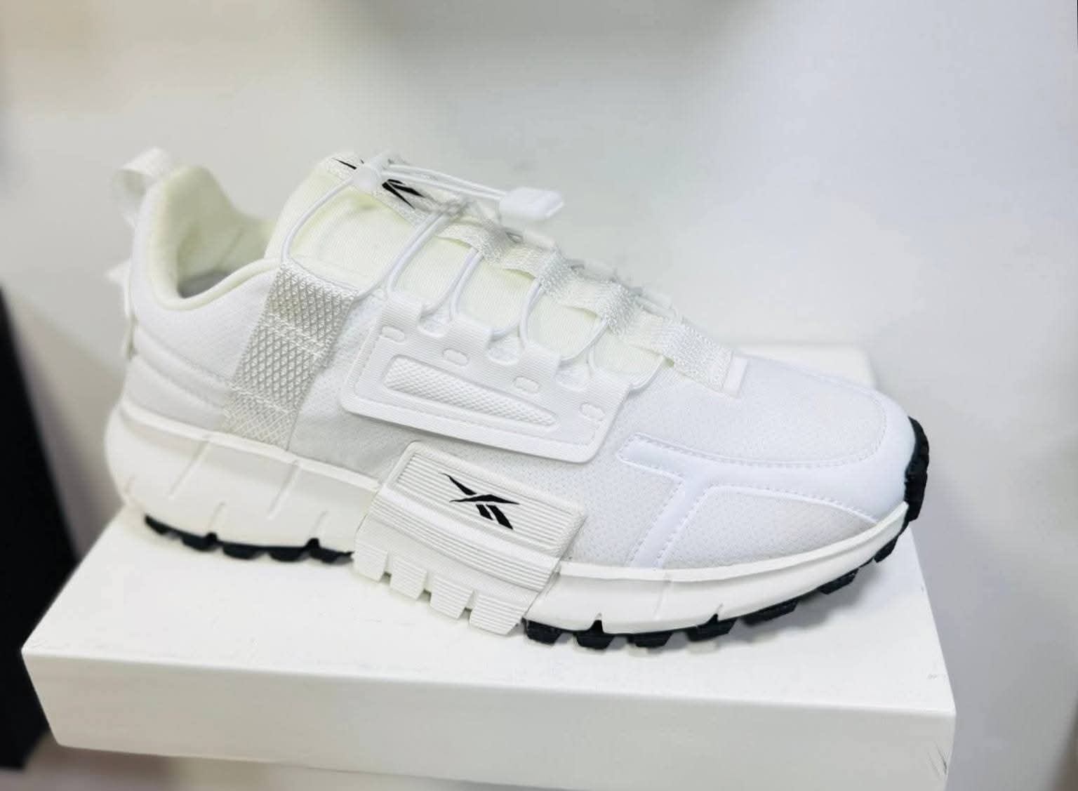 Men’s sneaker shoes