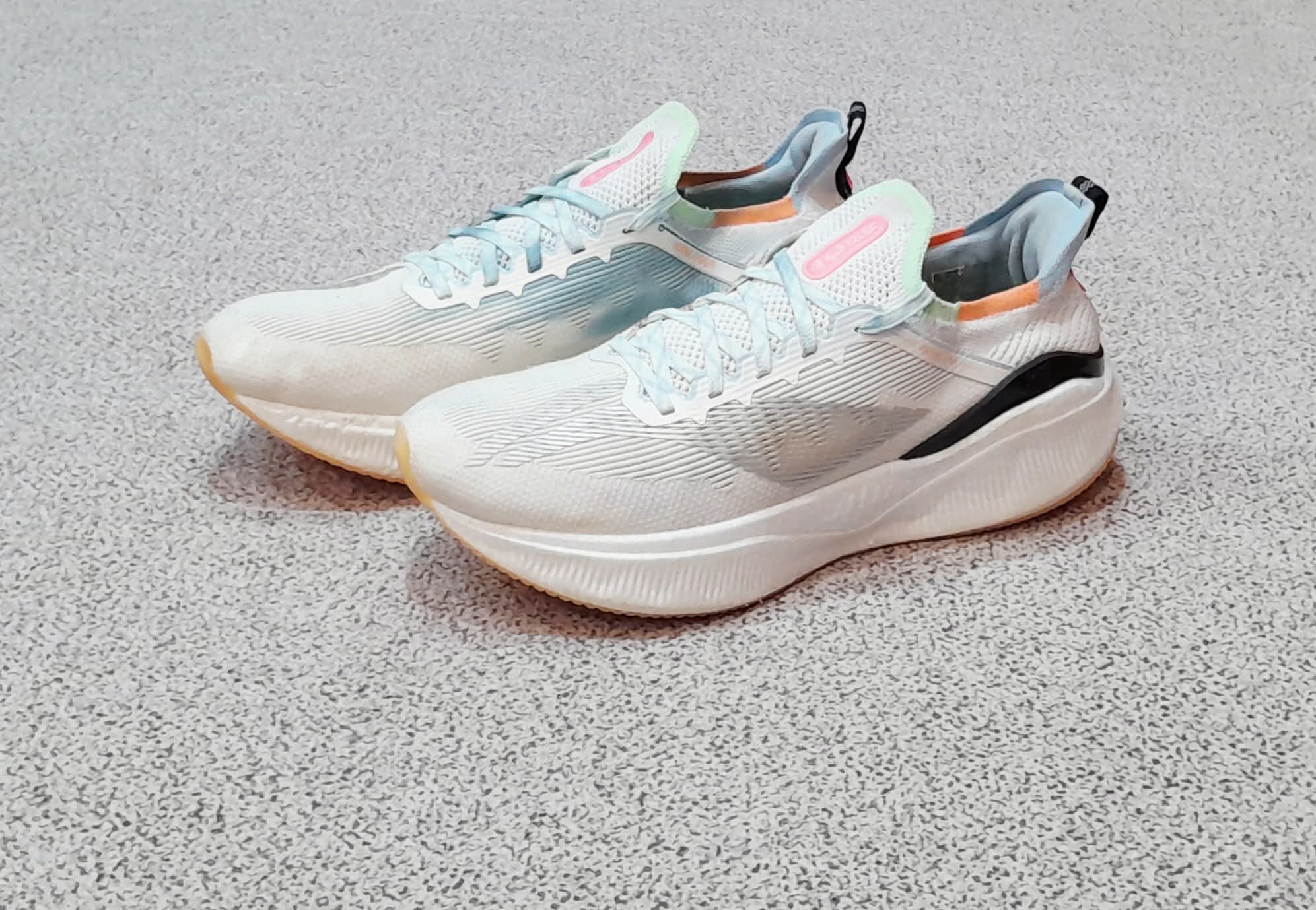 Men’s sneaker shoes