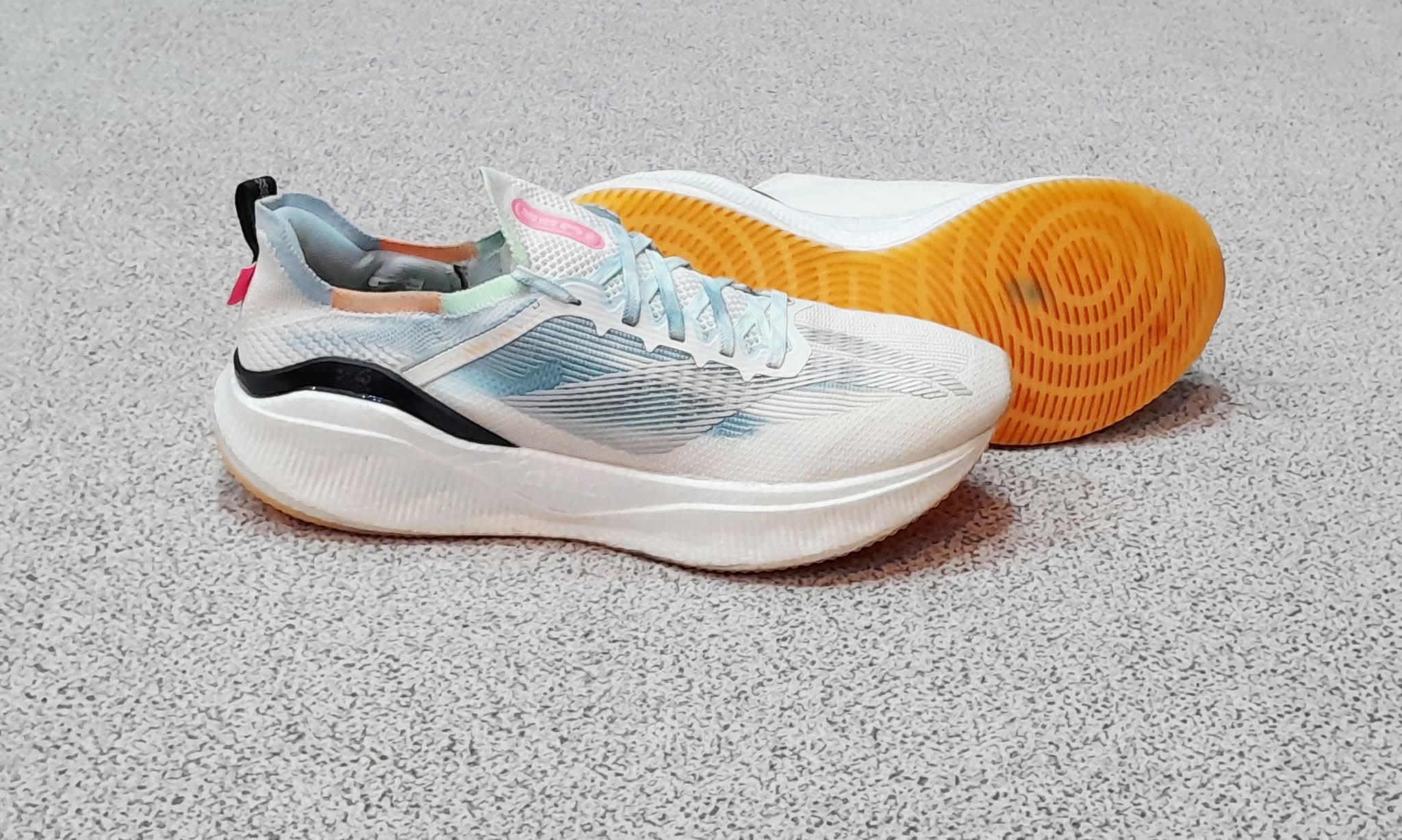 Men’s sneaker shoes