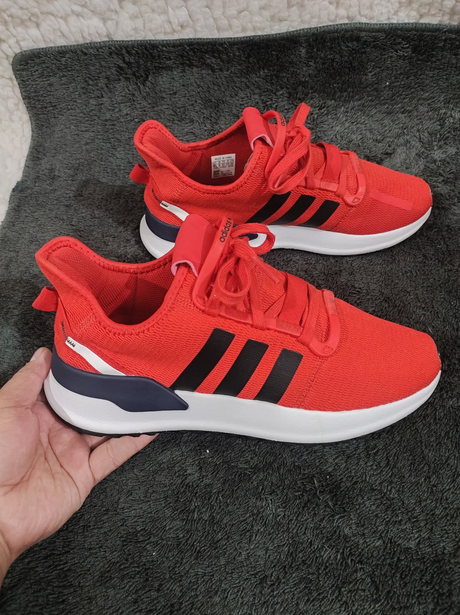 Men’s sneaker shoes