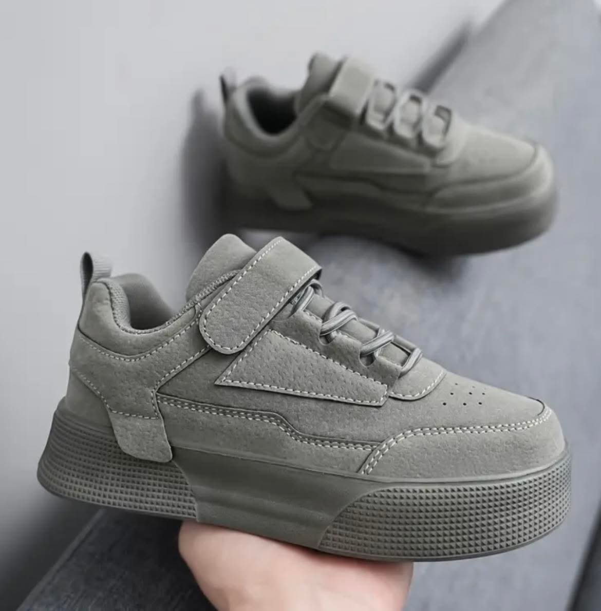 Women sneaker shoes