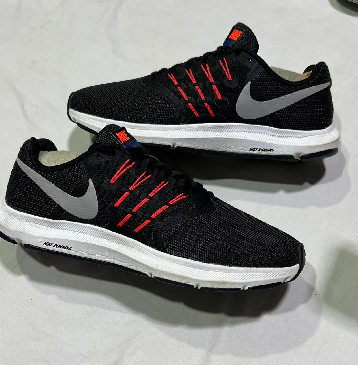 Men’s sneakers shoes