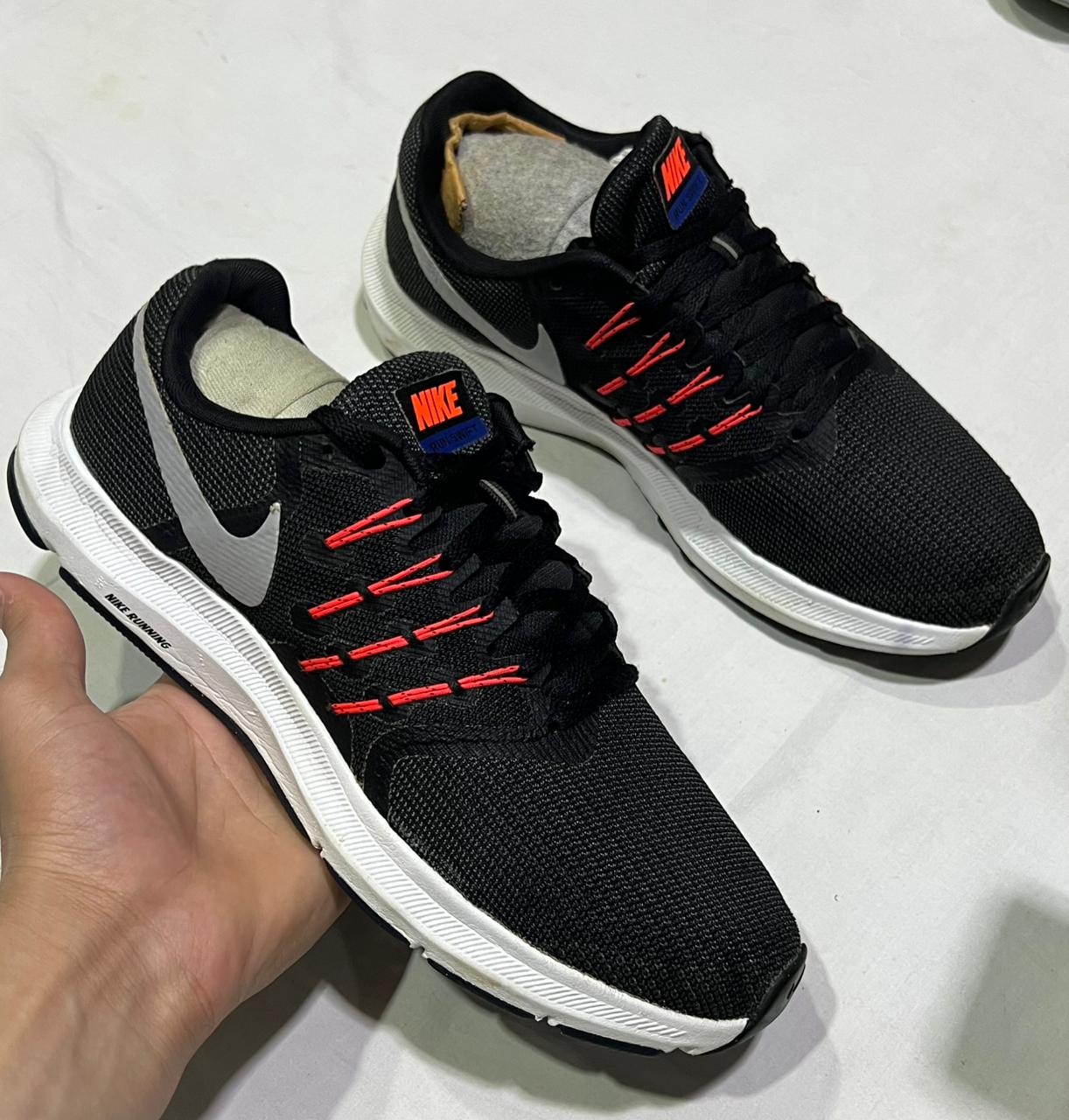 Men’s sneakers shoes