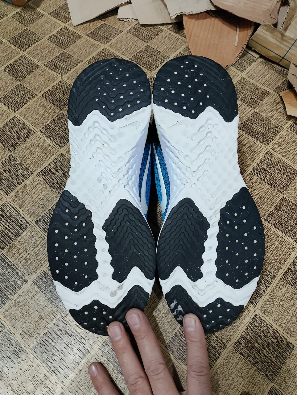 Men’s sneaker shoes