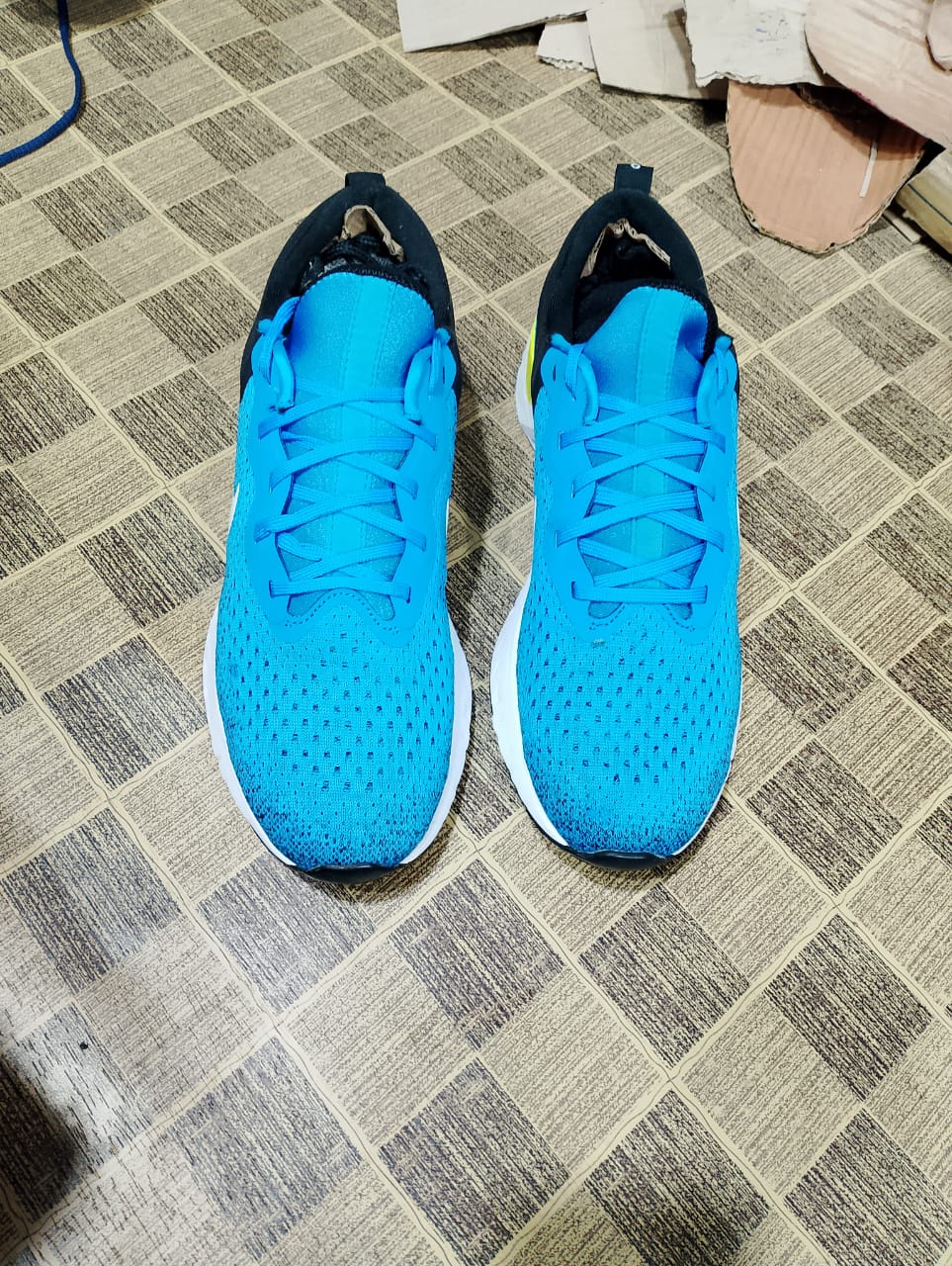 Men’s sneaker shoes