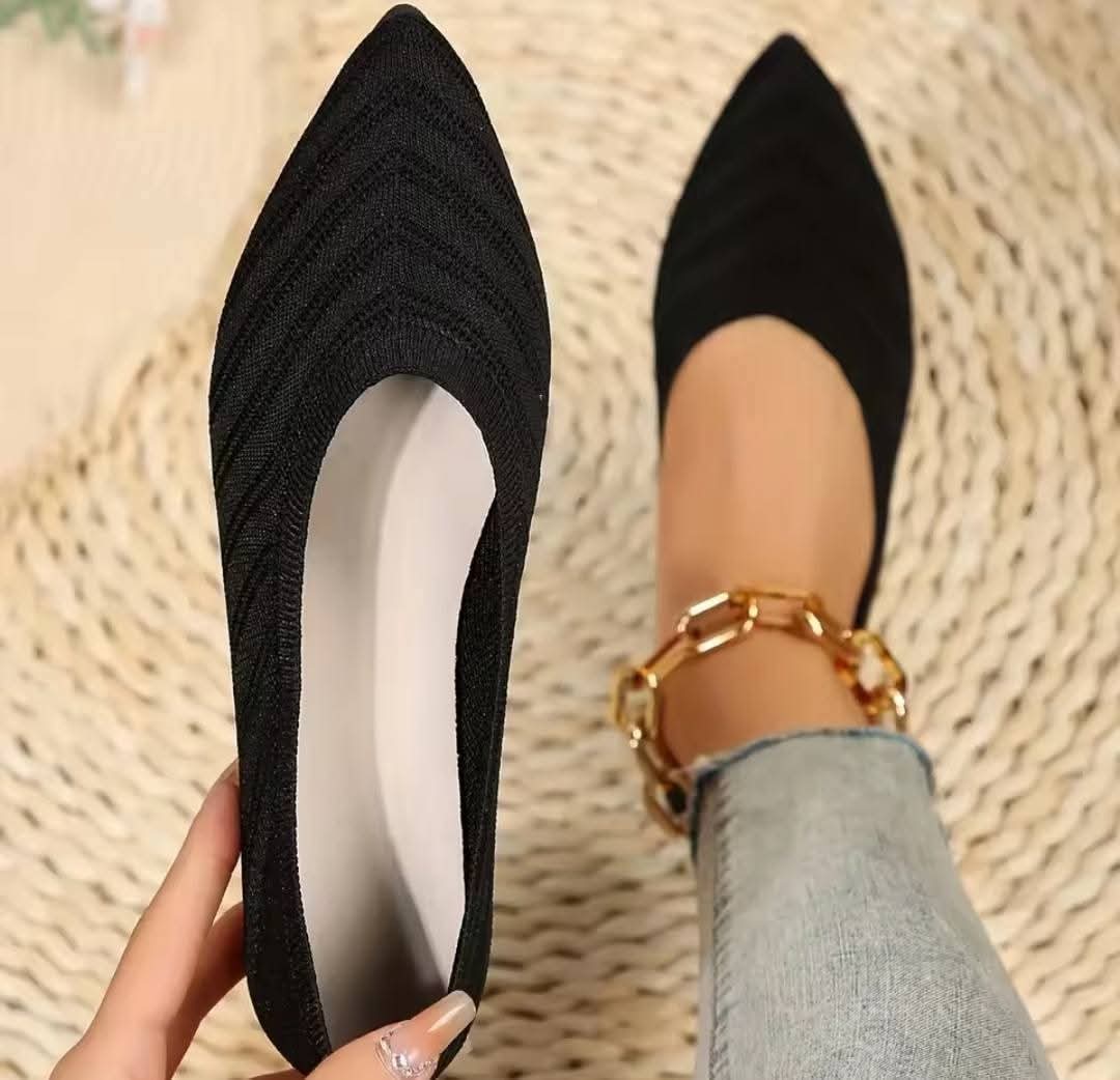 Women low heel sandal