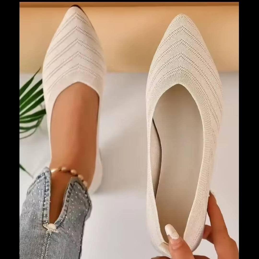 Women low heel sandal