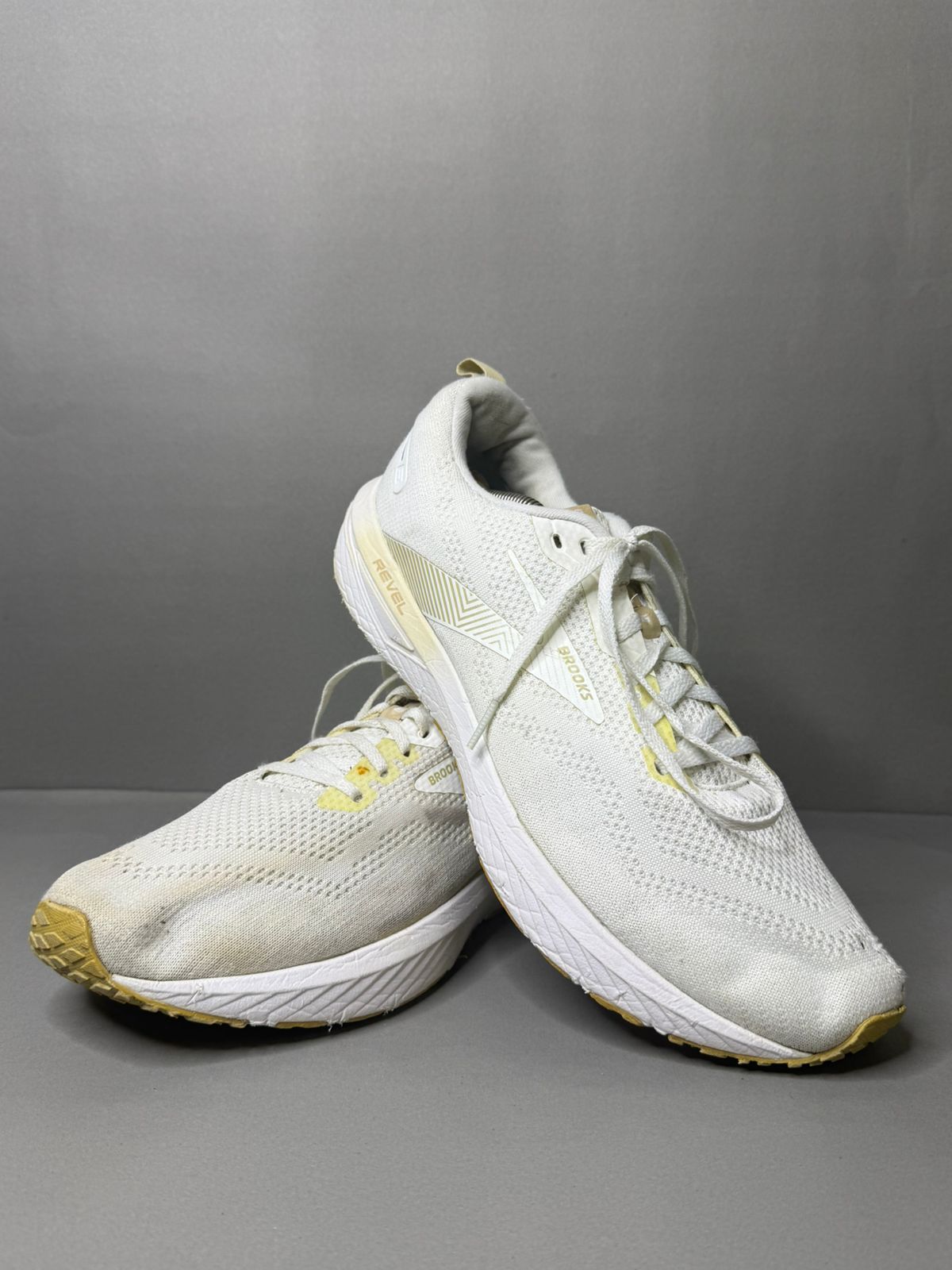 Men’s sneaker shoes