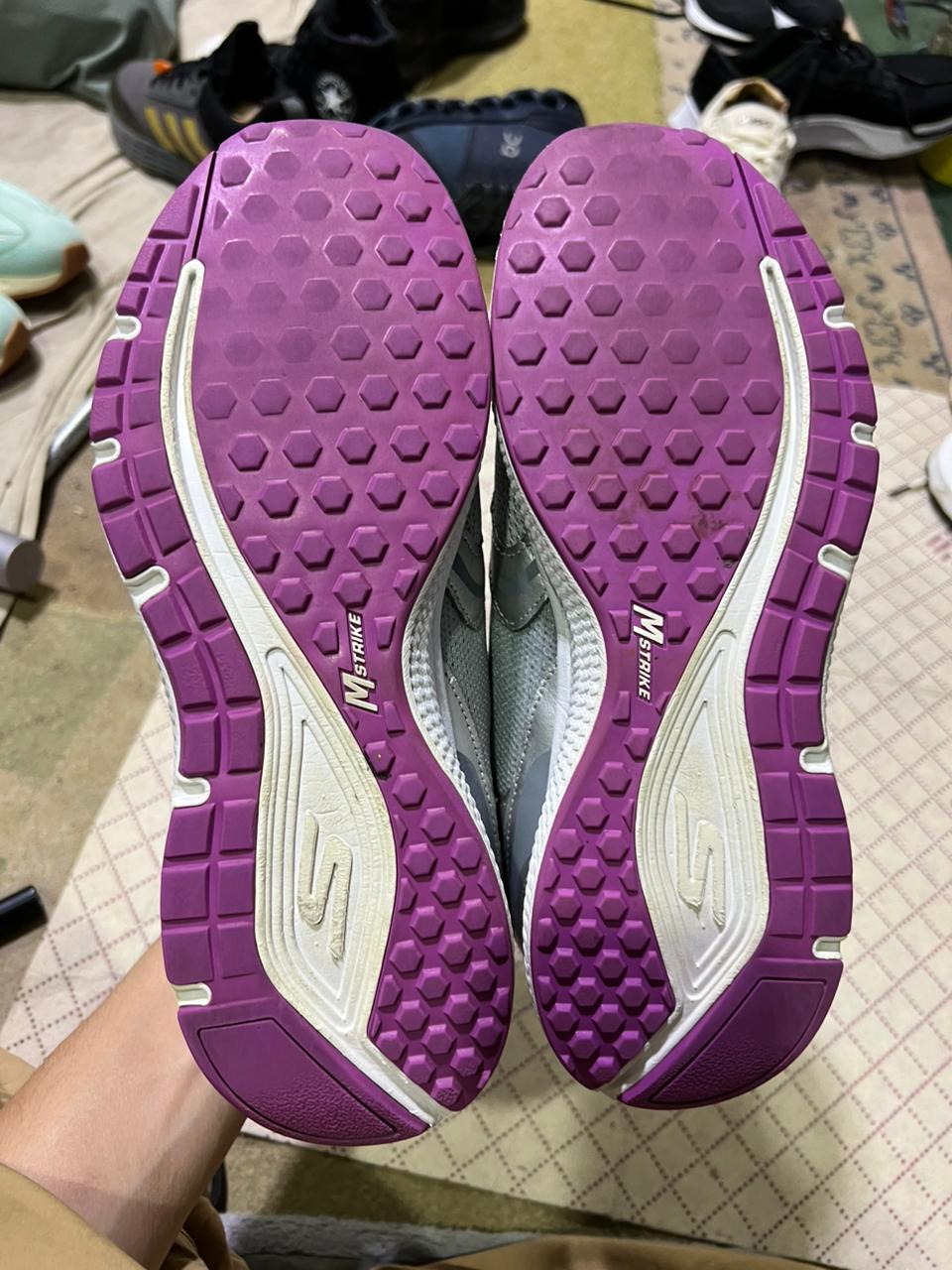 Men’s sneaker shoes