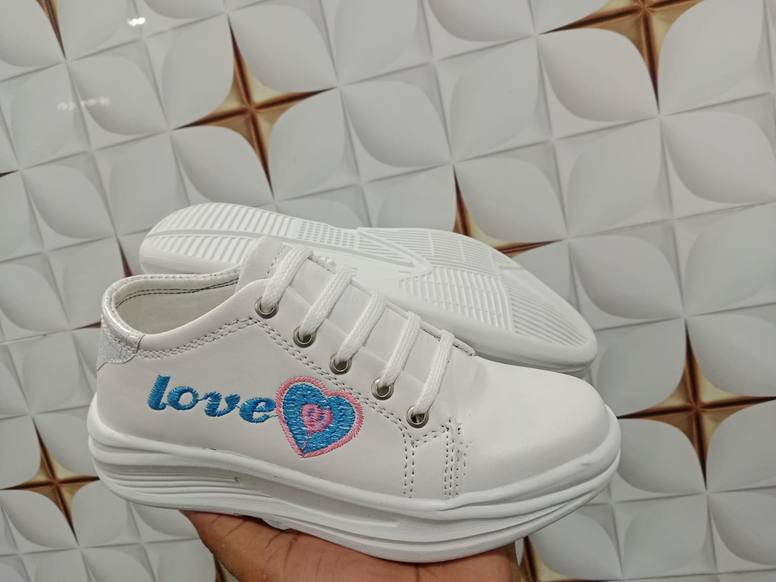 Women sneakers shoes