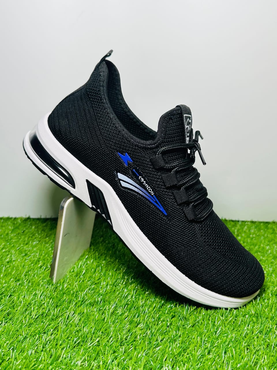 Men’s sneaker shoes