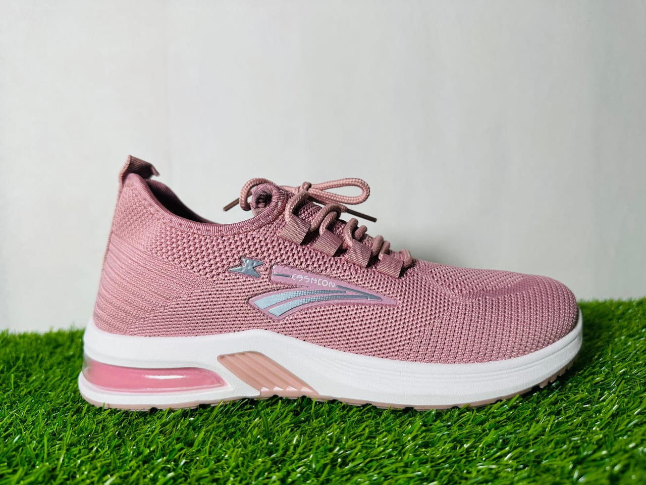 Men’s sneaker shoes