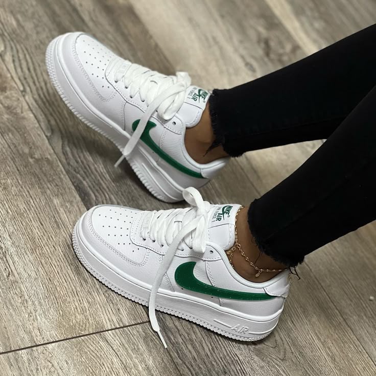 Men’s sneaker shoes