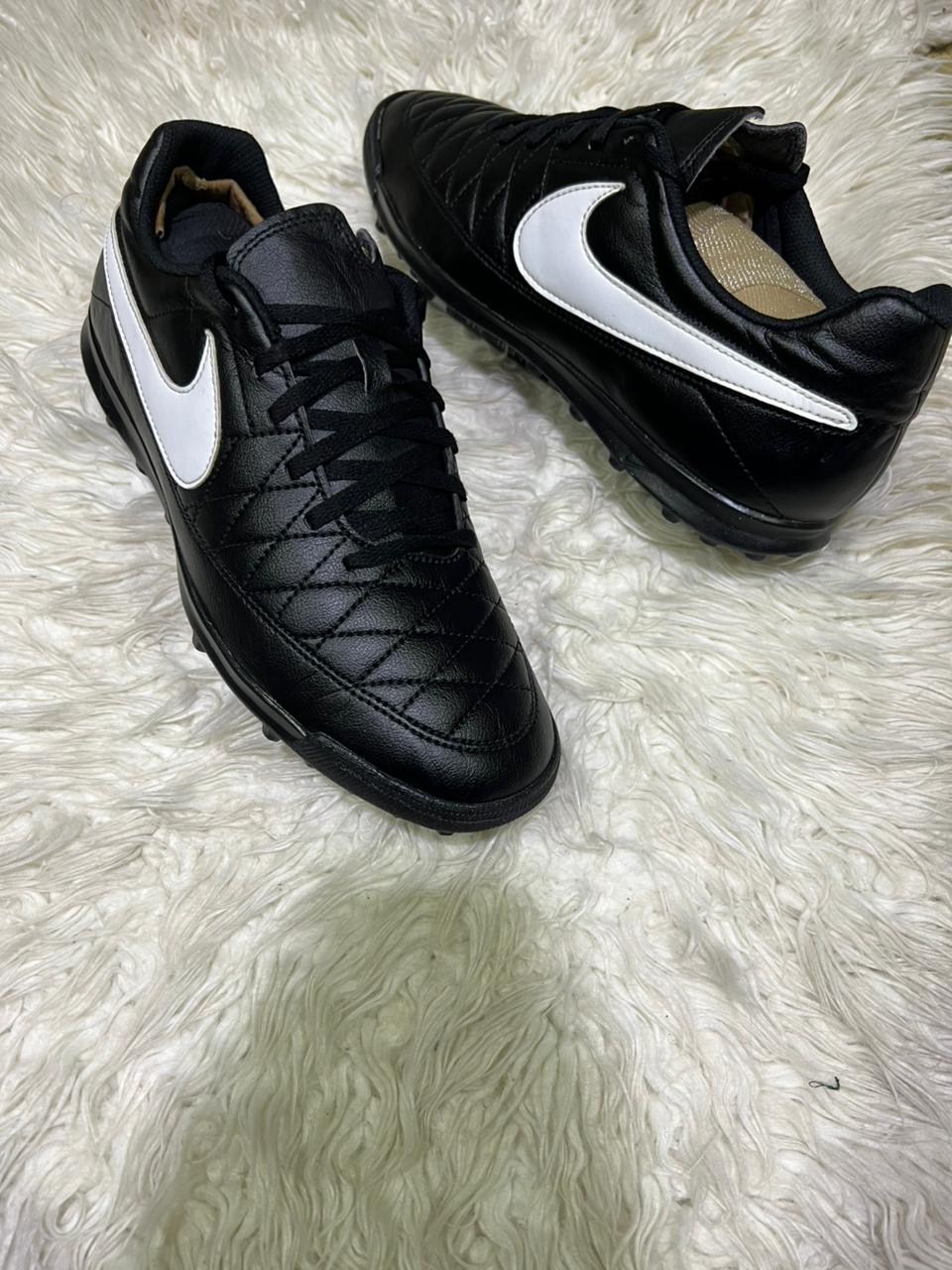 Men’s sneaker shoes