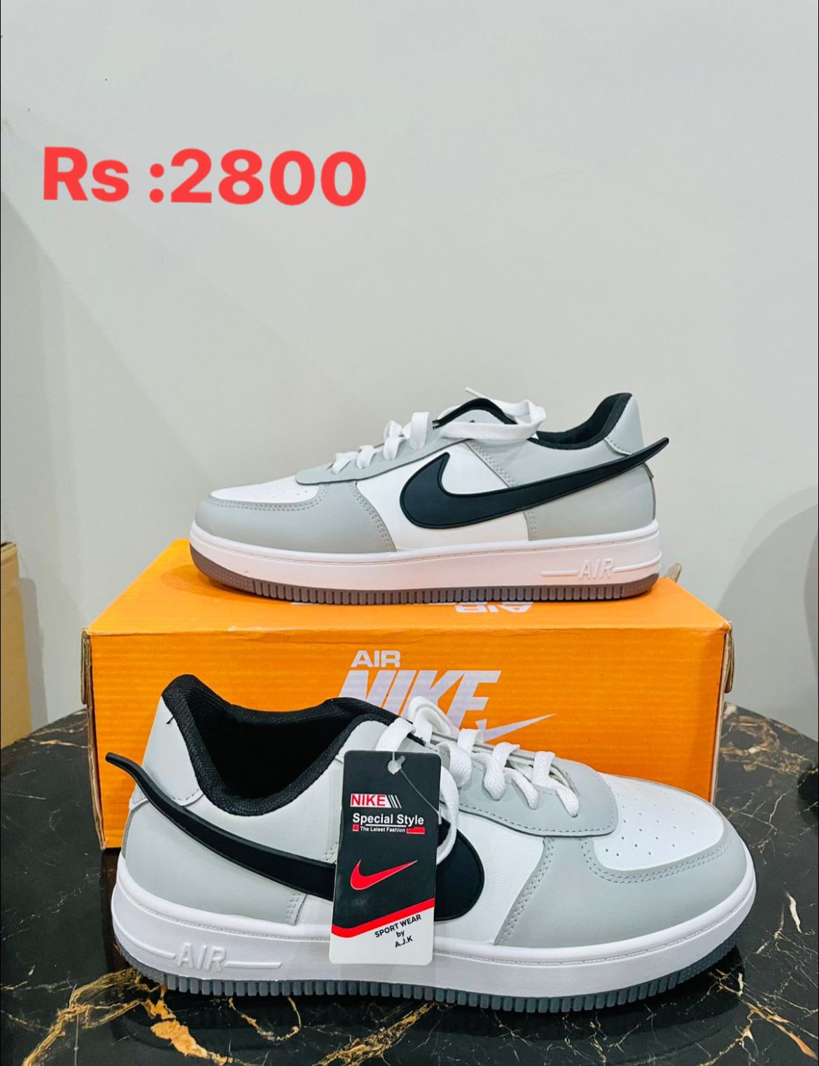 Men’s sneaker shoes