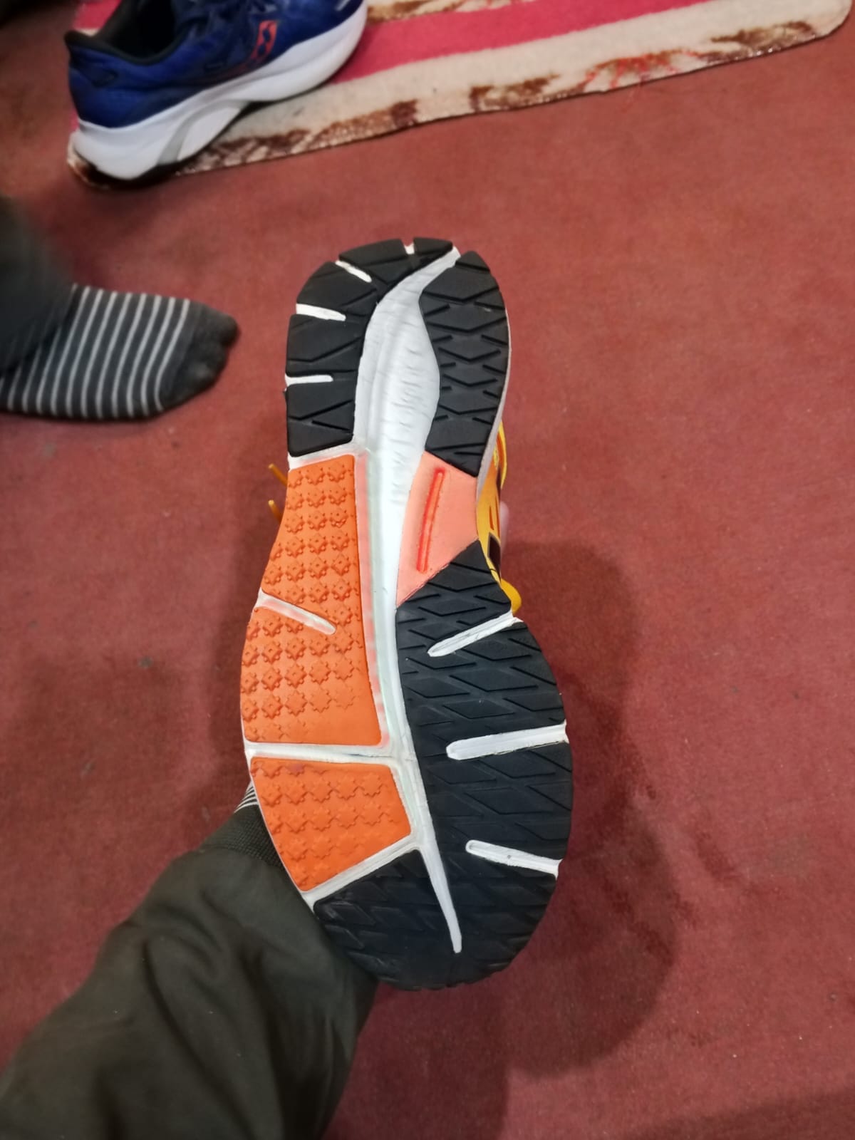 Men’s sneaker shoes