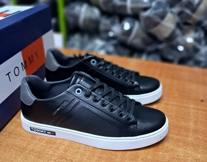 Men’s sneaker shoes