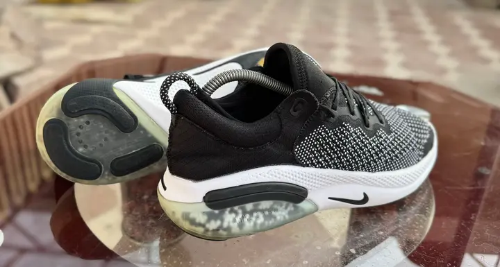 Men’s sneaker shoes