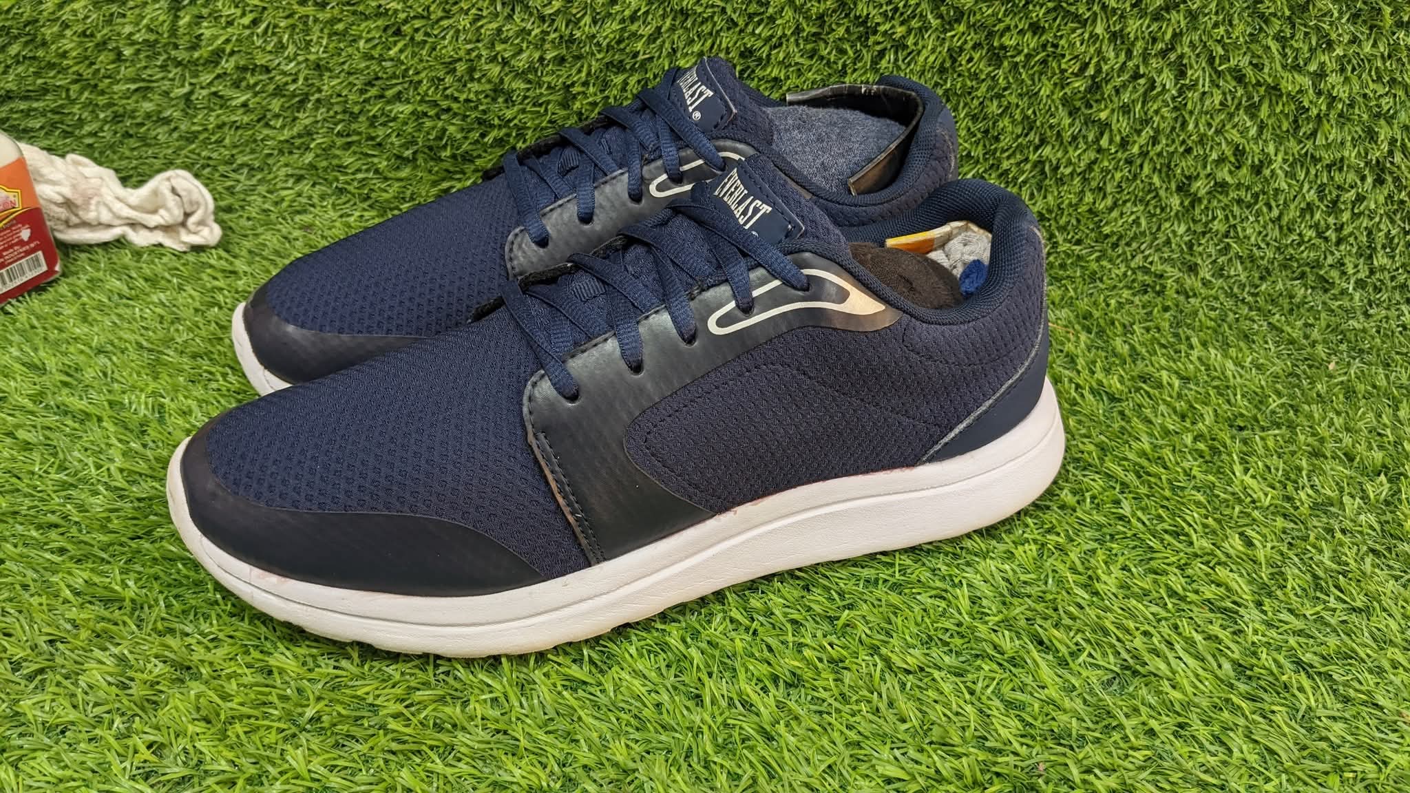 Men’s sneaker shoes