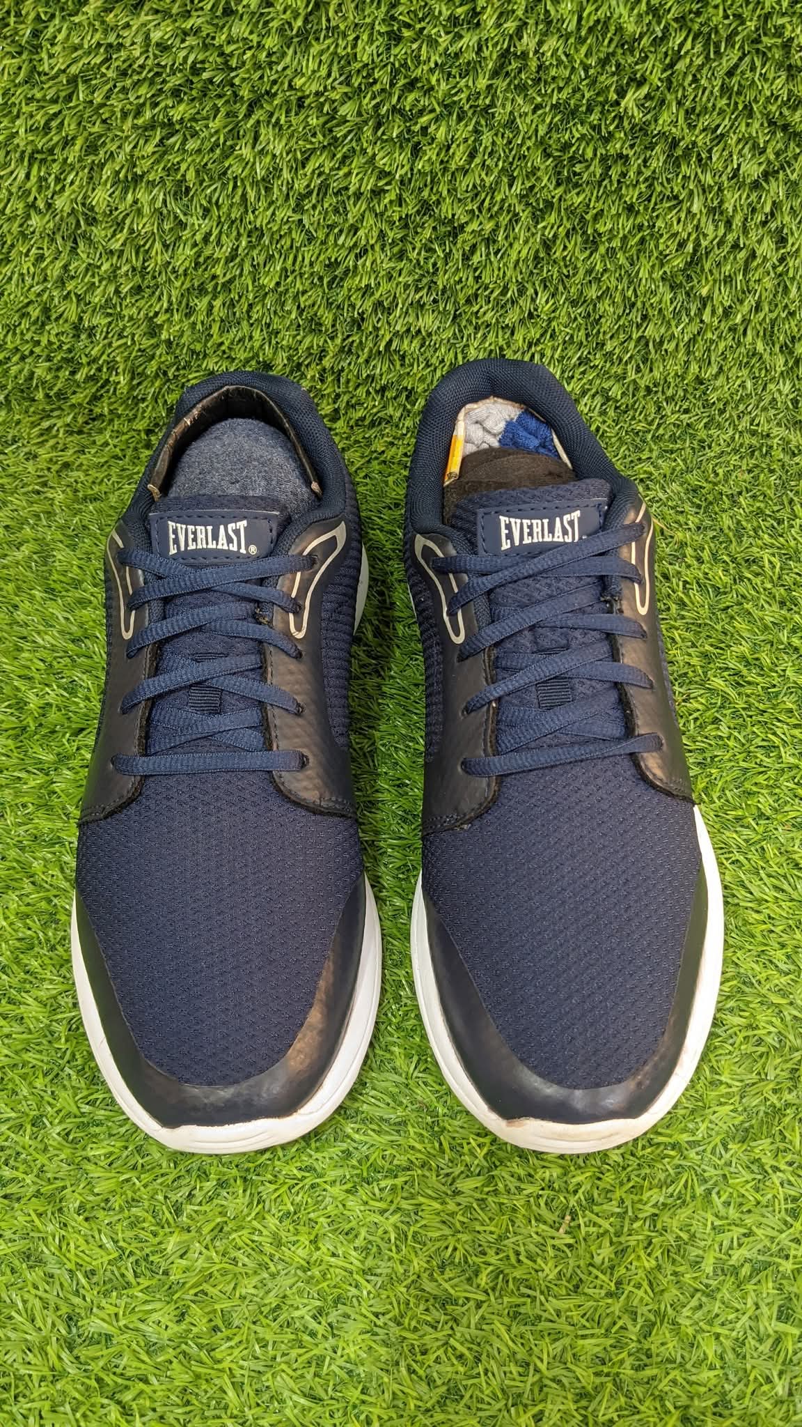 Men’s sneaker shoes