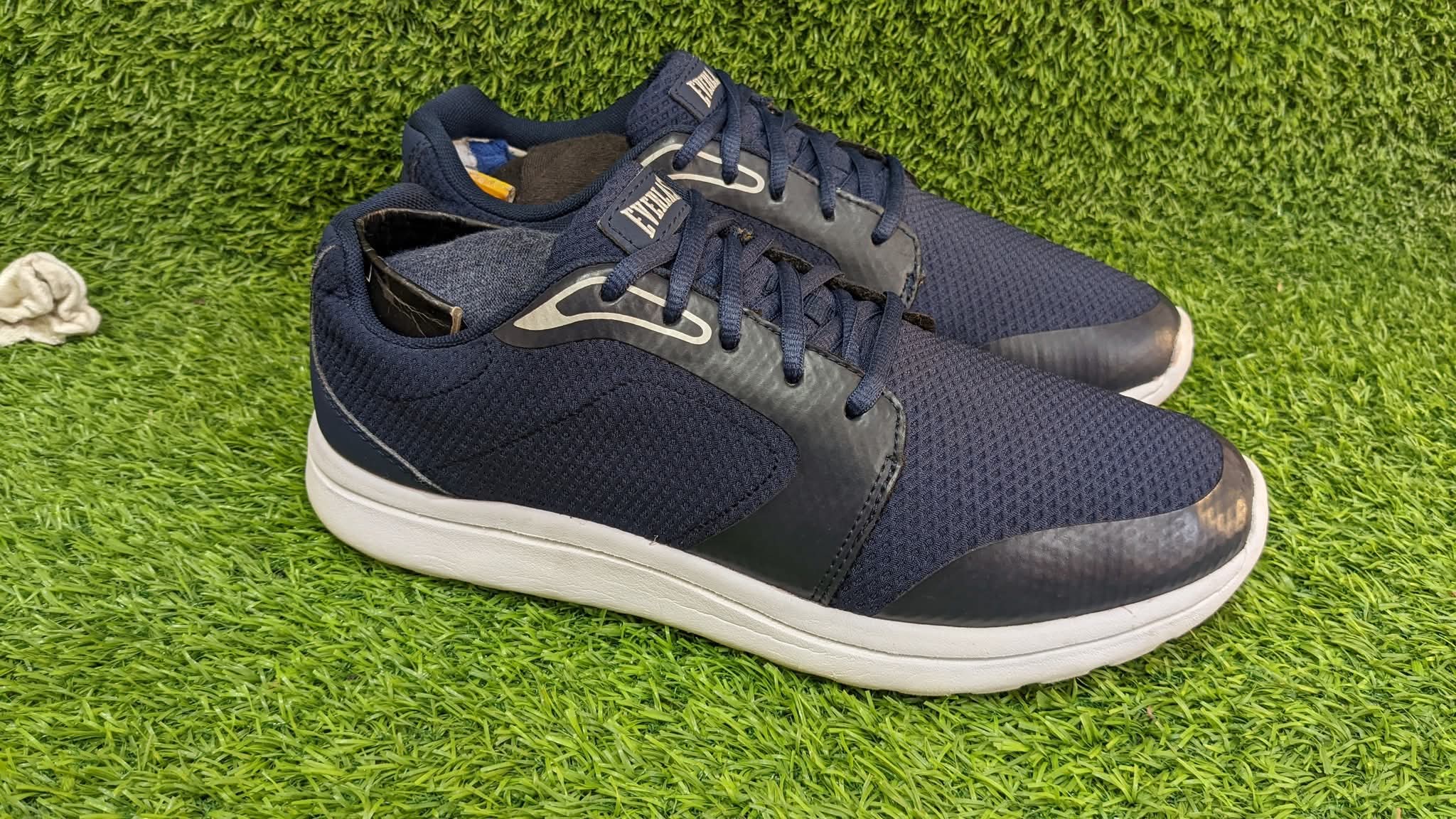 Men’s sneaker shoes