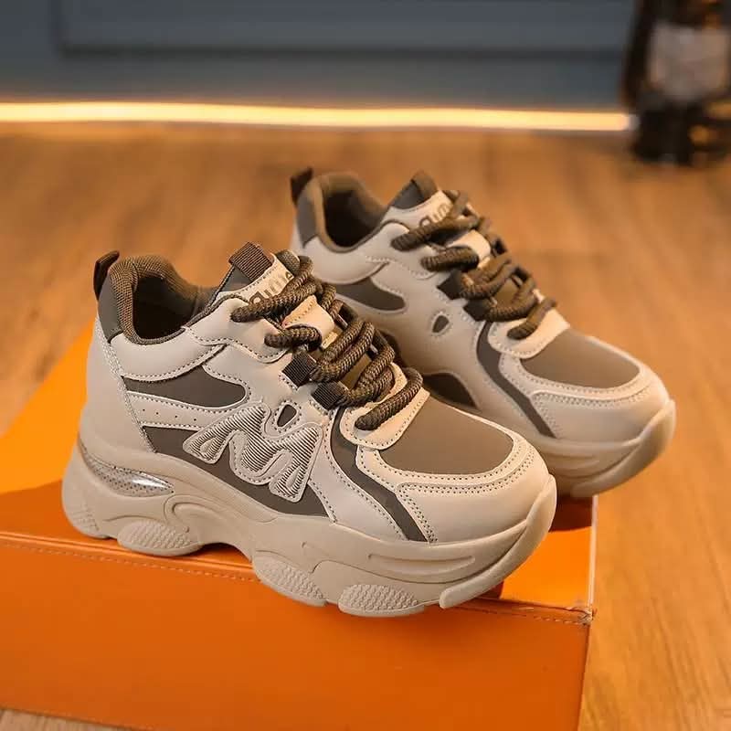 Women sneaker shoes