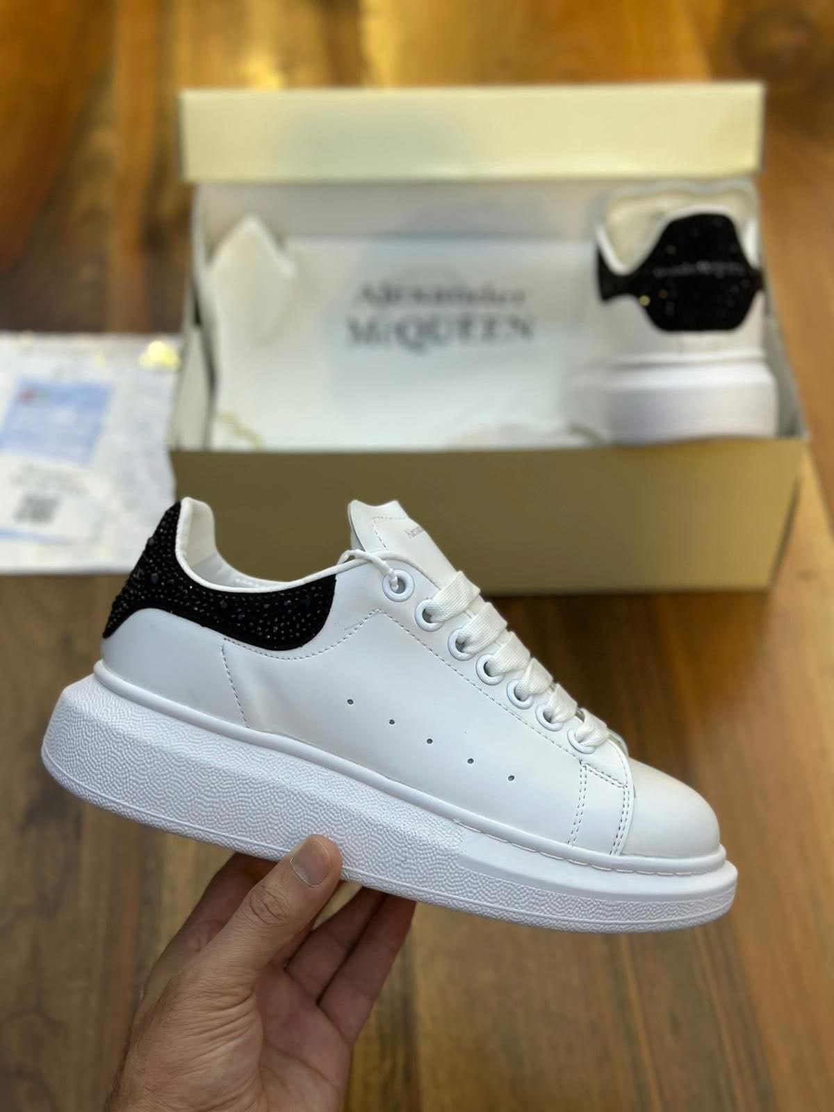 Women sneaker shoes