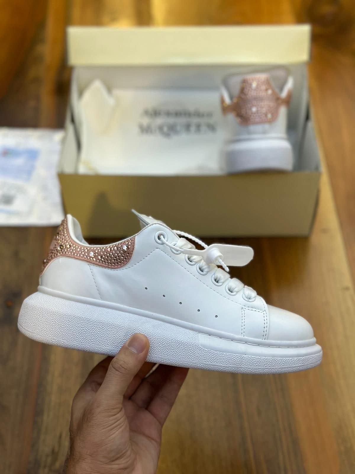 Women sneaker shoes