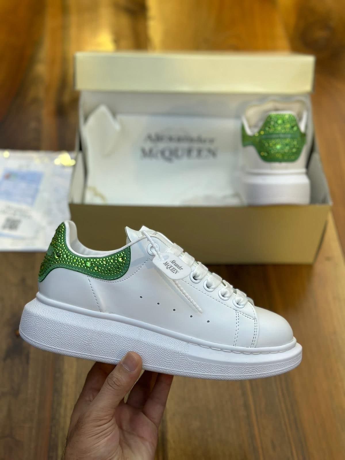 Women sneaker shoes