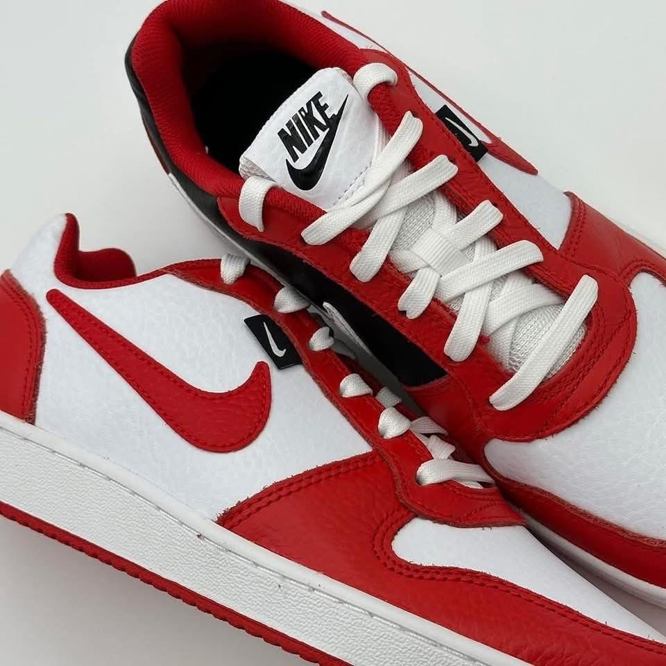 Mens Red nike sneaker