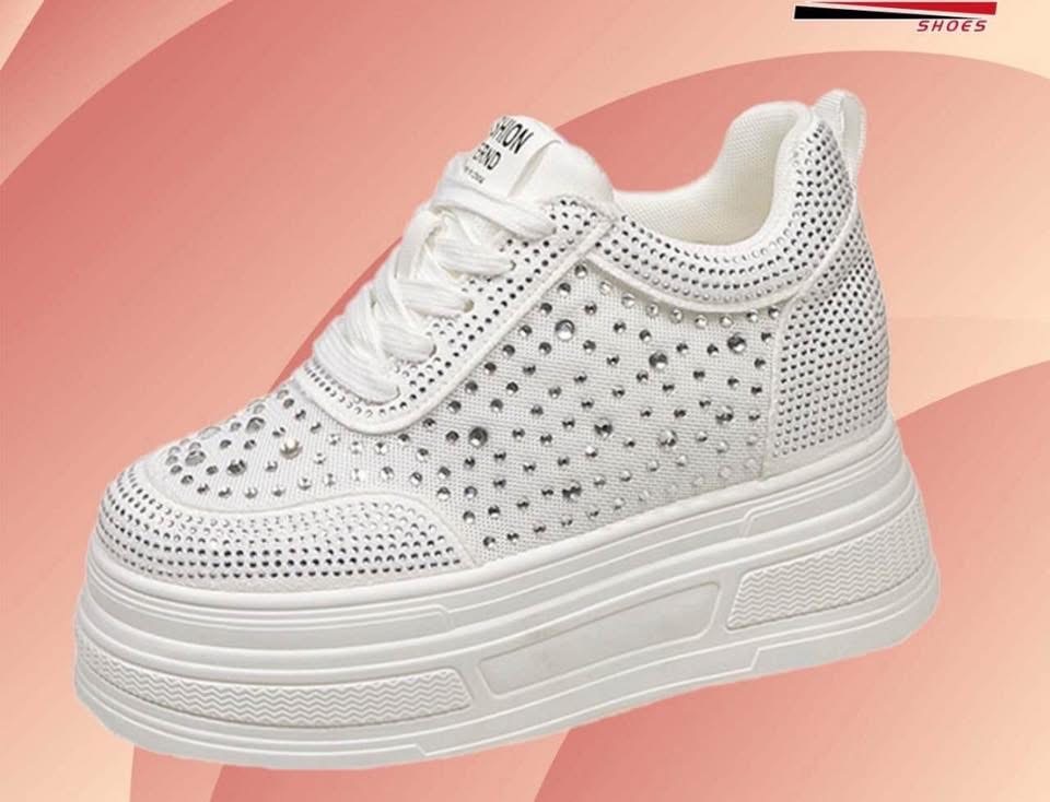 Women sneaker shoes