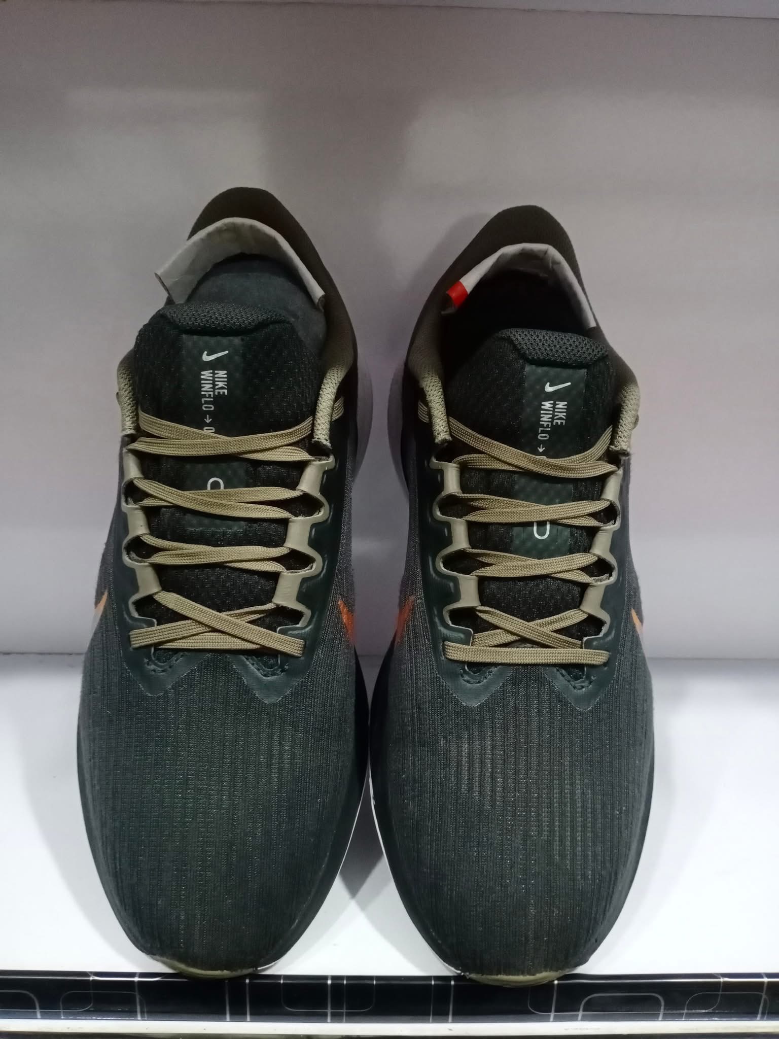Mens sneaker shoes