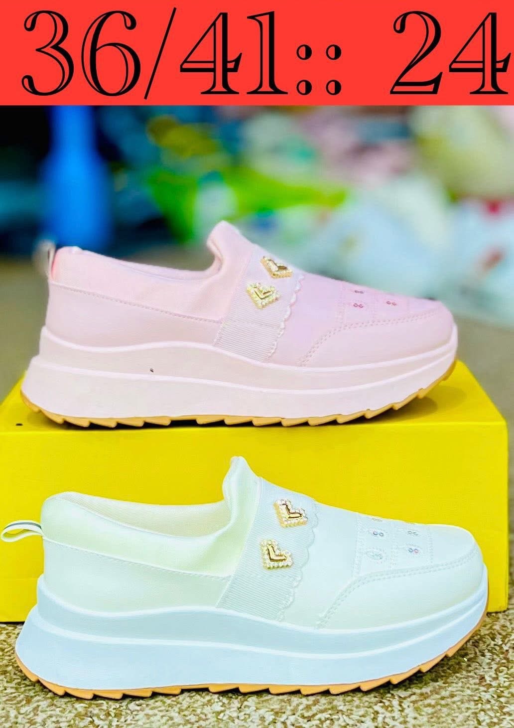 Women sneaker shoes