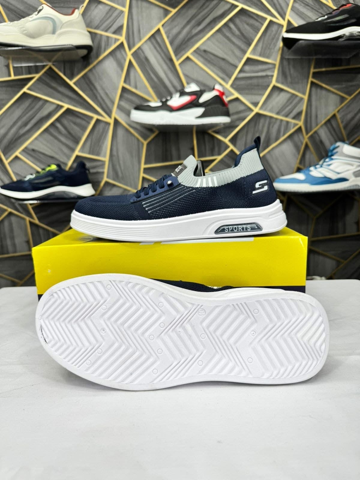 Mens sneaker shoes