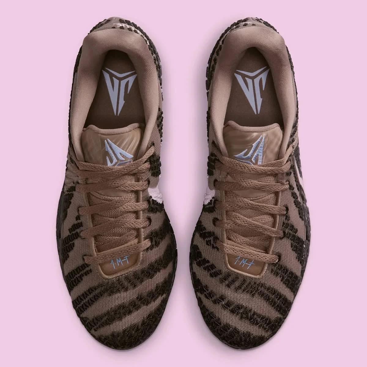 Women golden shoes casual