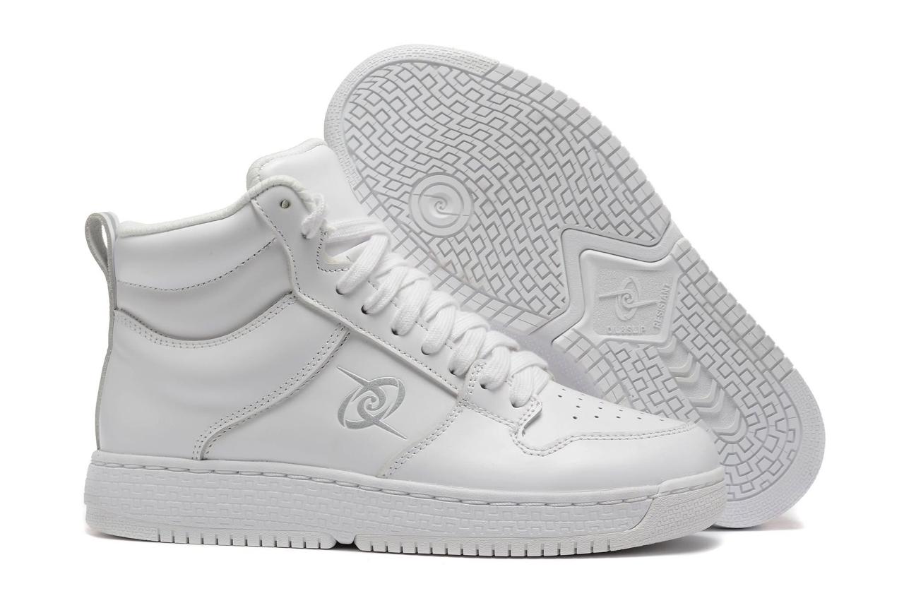 Mans white sneakers shoes