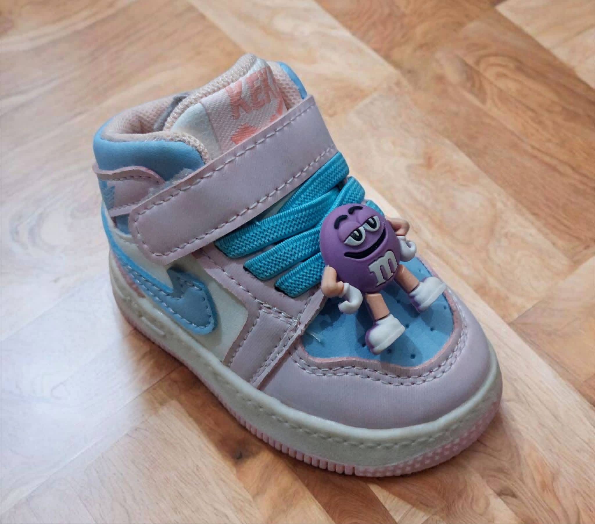 Mini kids shoes