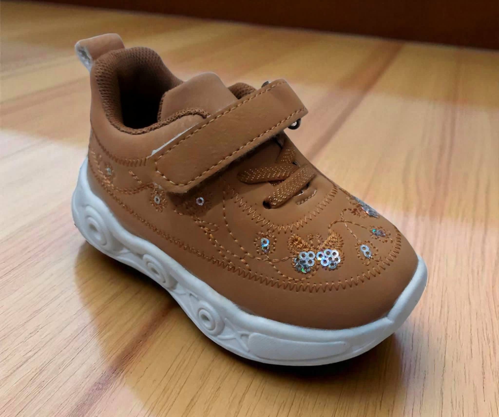 Mini kids shoes