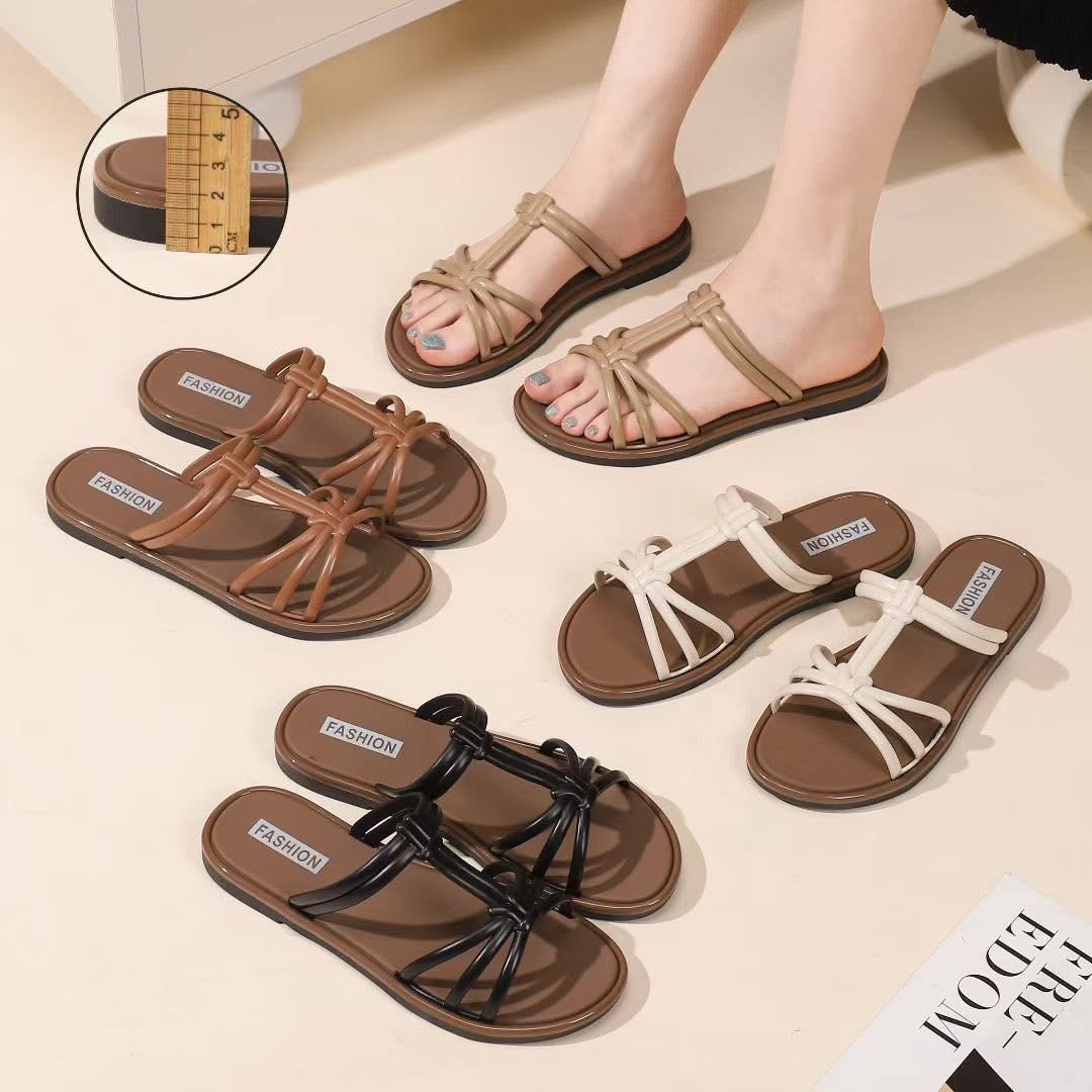 Woman flat sandals