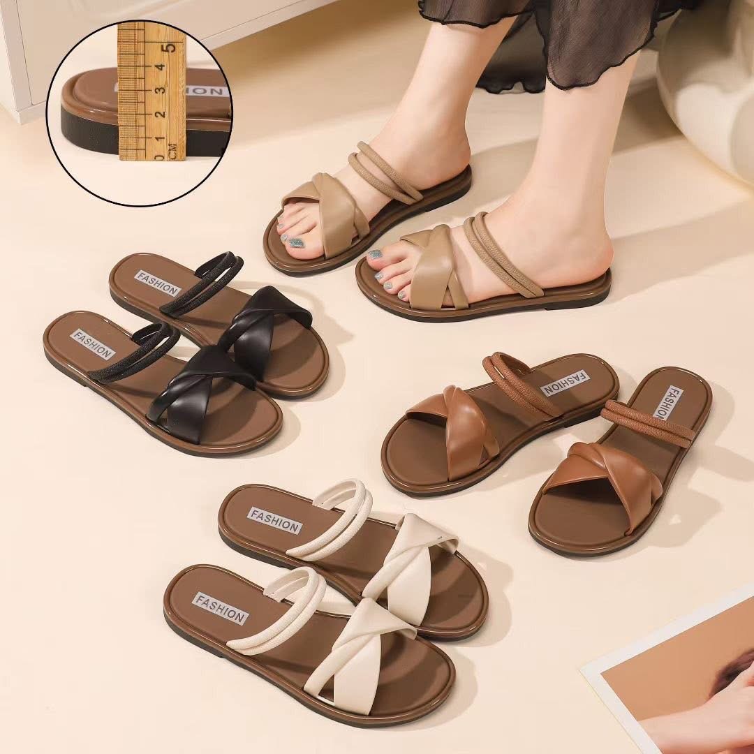 Woman flat sandals