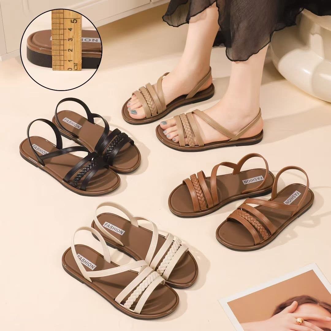Woman flat sandals