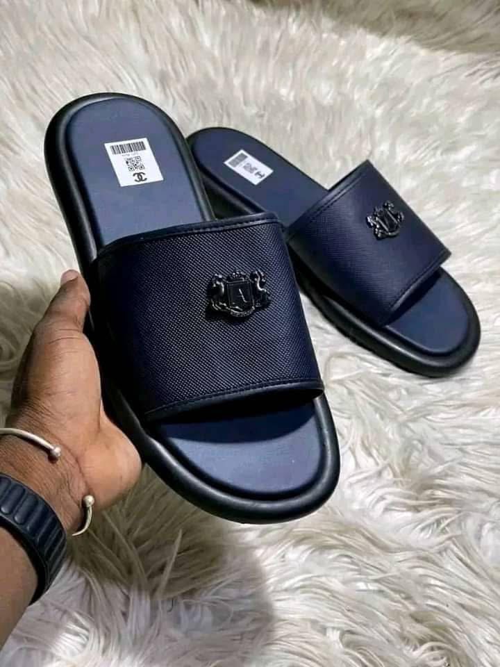 Mens very comfortable slippers