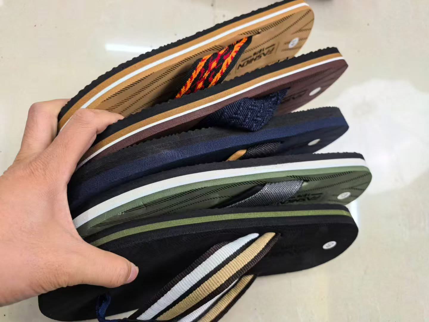 Mens flip-flop slipper