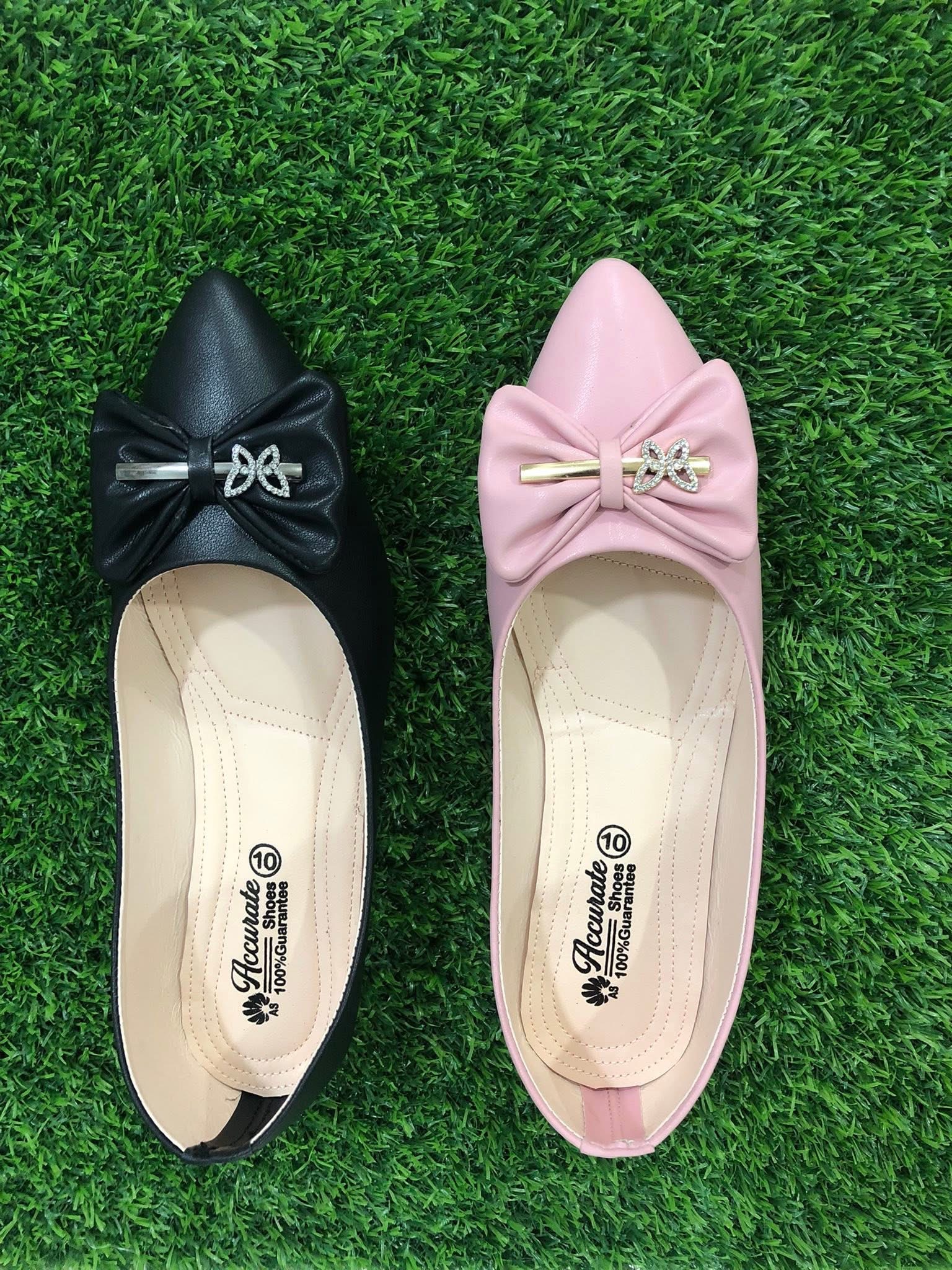 women’s pointed-toe flat shoes