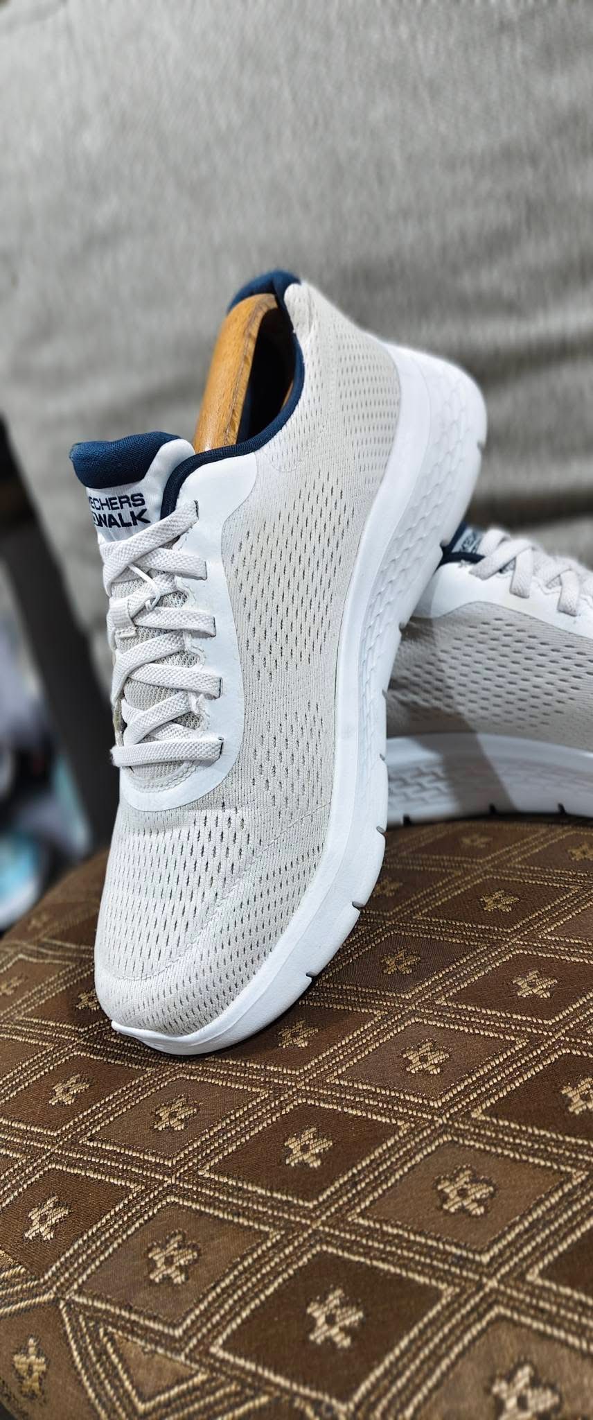 RN fancy Mens skechers shoes