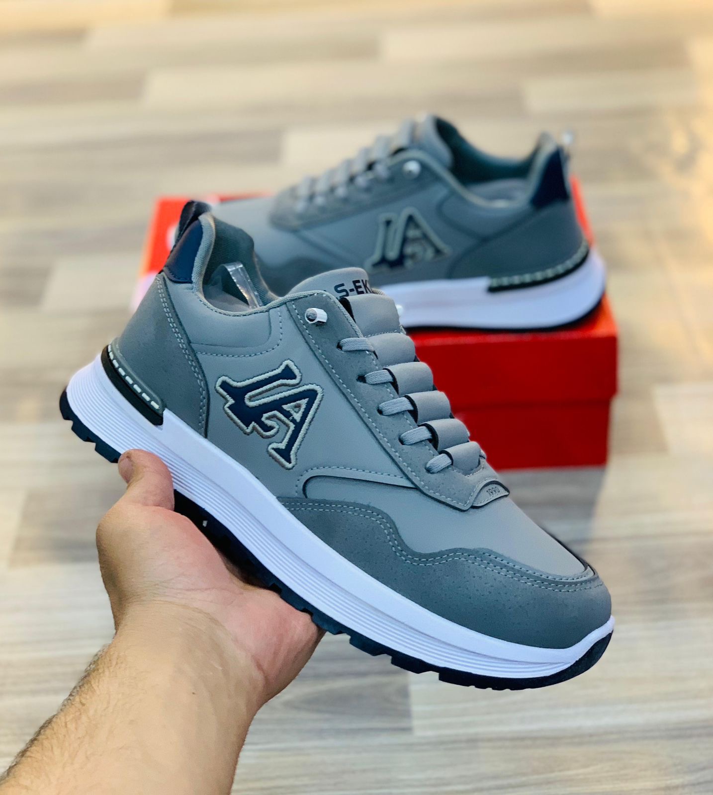 AR like Mens sneaker shoes